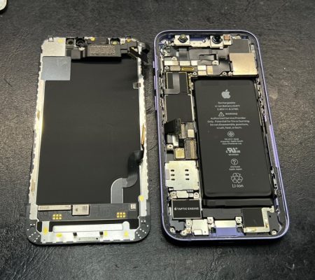 아이폰 백글래스 수리를 위해 액정을 분리